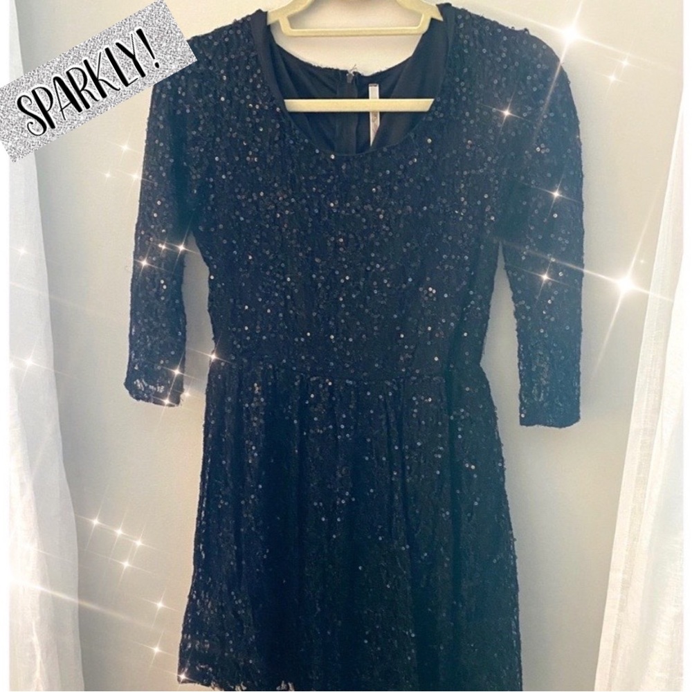 Black Sequin Mini Dress 3/4 length Lace Sleeves Size Small